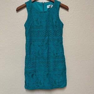 Eliza J Women's Dress Size 0 Green Sleeveless Lace Overlay Mini Shift Cocktail
